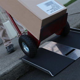 Image of TRAVERSE™ Curb Plate 3
