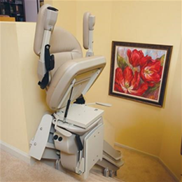 Elite Curved Stairlift 1