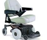 Jazzy 1103 Ultra - With a dual motor mid wheel design and a on board battery design