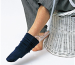 Molded Stocking Aid - Makes it possible to put on stockings without bending.
Cu